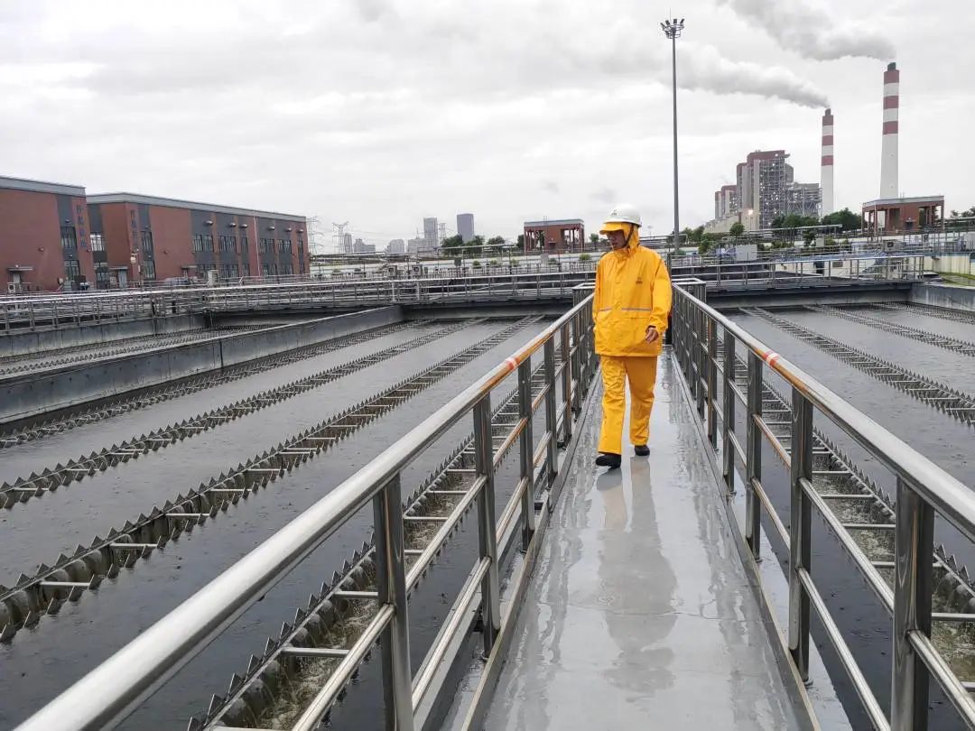 电竞博彩平台
全力保障春节期间城市供排水平稳有序